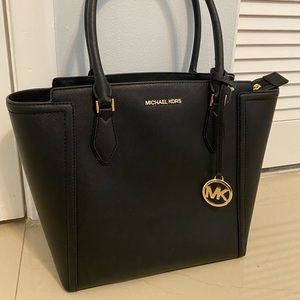 NWT Michael Kors Large Ayden Tote